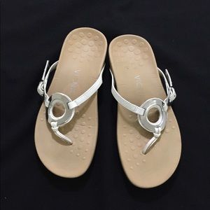 Vionic White Strap Sandals size 6